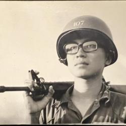 Photo Originale d'un soldat ARVN avec son M16 à l'épaule