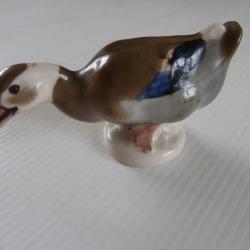 Figurine de canard en céramique signé P et un n° superbe état 9.5 cm