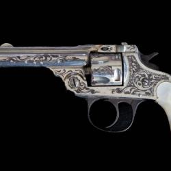 IVER JOHNSON - CROSSES NACRE  - GRAVE REF 729