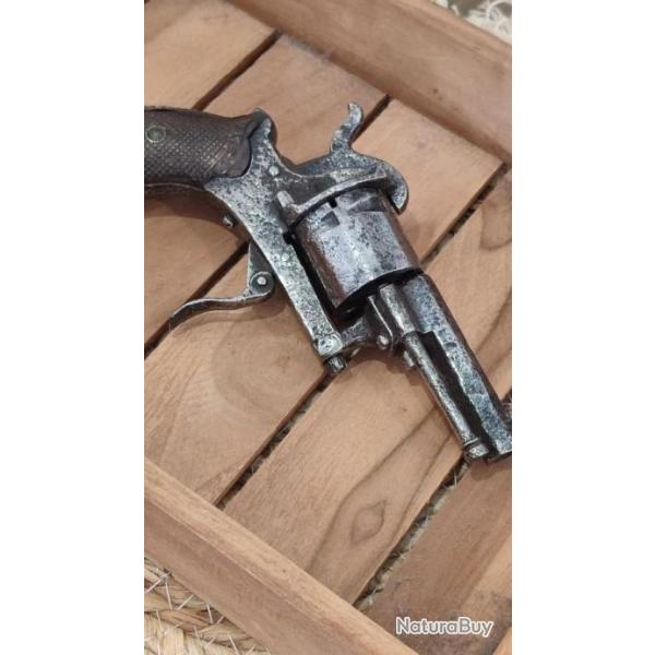 Revolver  broches "The Guardian 1878"