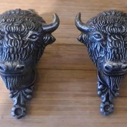 Paire de support armes longue western motif "tête de bison"