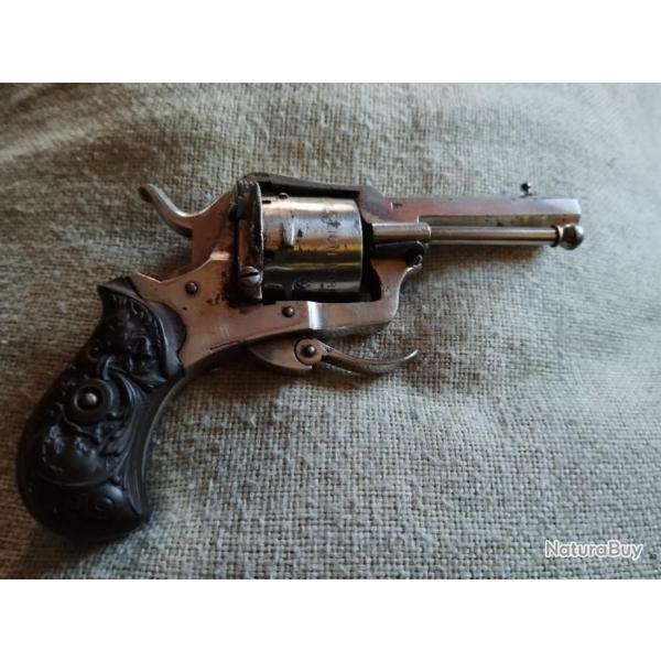 Revolver a broches the young lion 1881