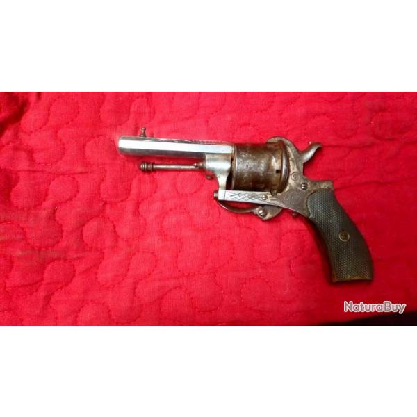 un revolver a broche systeme lefaucheux date 1885