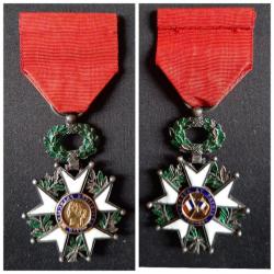 Médaille légion d 'honneur de 1870 en bon état