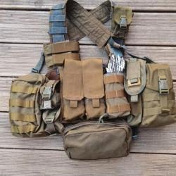 Arktis chest rig avec blackhawk pochettes