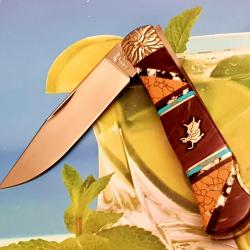 COUTEAU BRIAN YELLOWHORSE VÉRITABLE NEUF AVEC SA BOITE MANCHE EN PIERRES PRÉCIEUSES MOTIF RODÉO