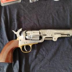 Vend revolver pietta 1851 navy yank old model gravé cal 44 plus gros lots de matériel