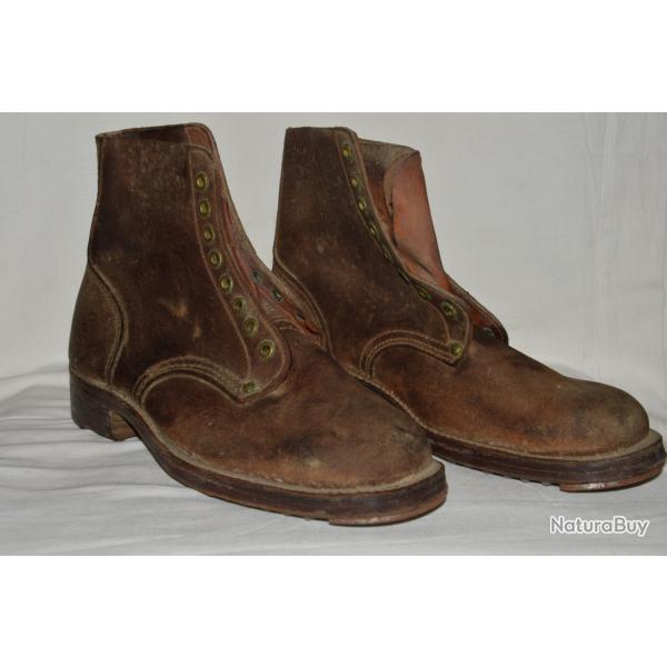 SUPERBE PAIRE DE BRODEQUINS CLOUTES Mle 1945-FRENCH SHOES -DATEE 1954 ALGERIE