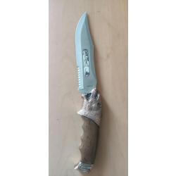 Couteau de chasse sans fourreau et de très bonne qualité