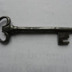 belle clé ancienne en fer