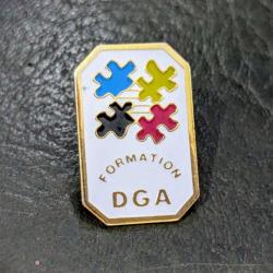 A pins insigne militaire Formation DGA direction generale armement armée badge Tres bon etat Taille