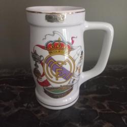 Superbe ancienne chope en porcelaine  " REAL MADRID "