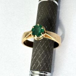 Jolie bague en or massif 18 carats - pierre verte - taille 54