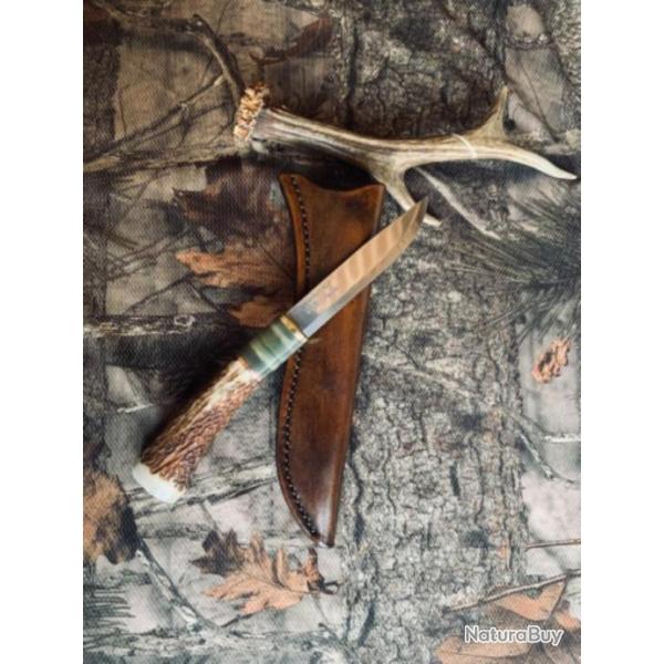 couteau de chasse artisanal bois de cerf/ corne de blier