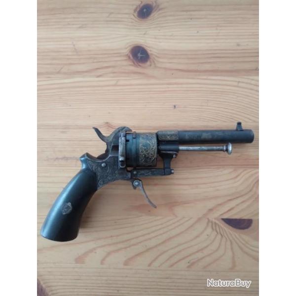 Beau revolver Lefaucheux, 9mm, grav, bleuis dor