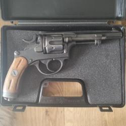 Revolver Suisse modèle 1882 calibre 7.5