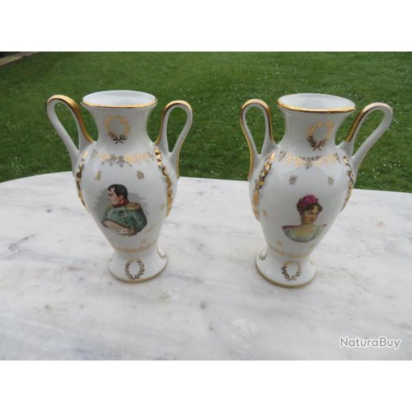 Paire de Vases Napolon et Josphine, en porcelaine de Luxe - Fernand Deshoulires (Vers 1960-70)