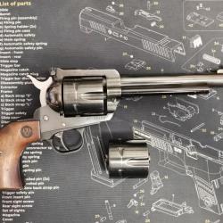 Revolver RUGER BLACKHAWK New Model - Calibre 357 magnum + Barillet 9x19 (Occasion très bon état)