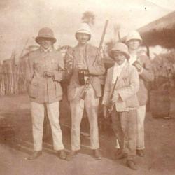 Photo Afrique coloniale Congo. Groupe de chasseurs. Circa 1920