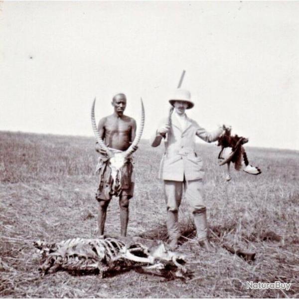 Afrique Noire. Chasseur et son guide. Circa 1910