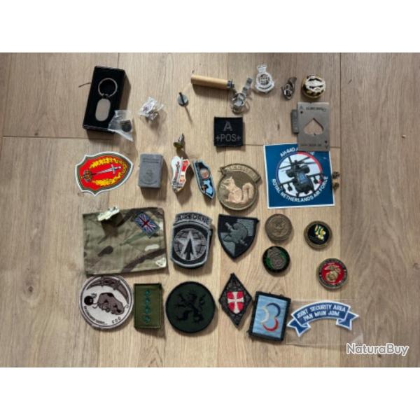 Insignes, coins et patchs militaires