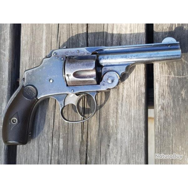REVOLVER SMITH & WESSON SAFETY HAMMERLESS CAL. 38 S&W CATEGORIE D LIBRE