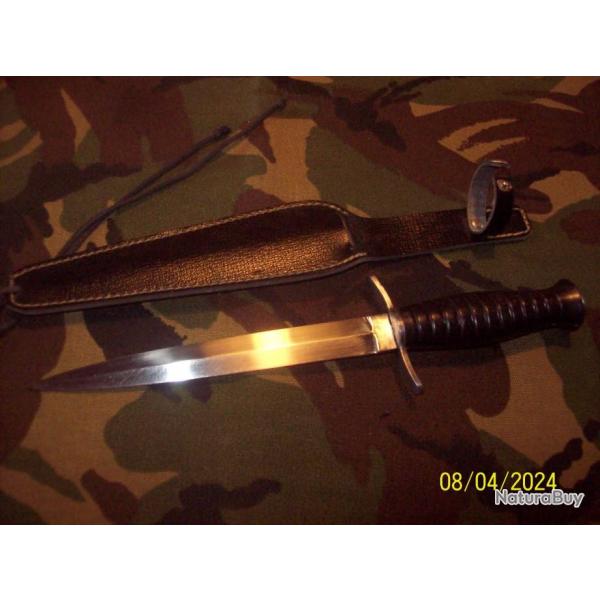 Dague Commando / Parachutiste annes 60/70 .vendue en foyer militaire