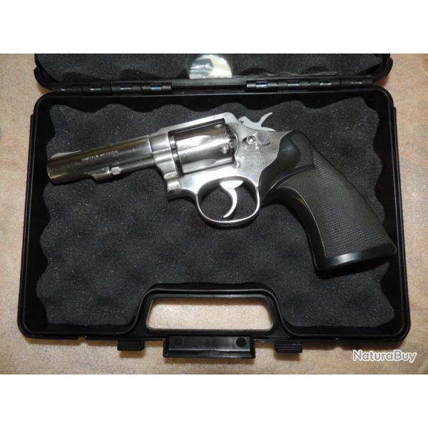 revolver SMITH et WESSON inox  model 64-3 calibre 38 special