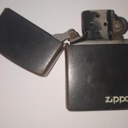 Briquet  Zippo vintage   code A V année 1989 cuivre