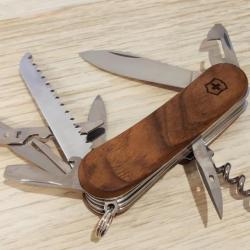 Victorinox couteau suisse EvoWood 17 neuf