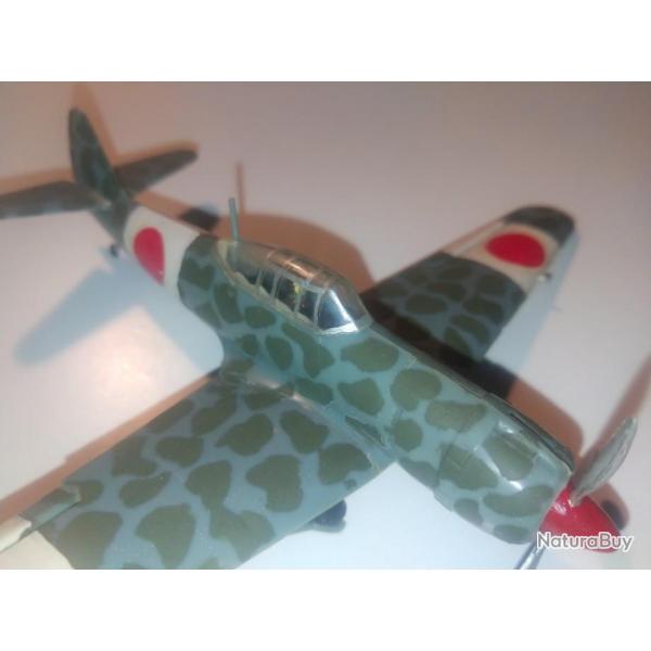 Maquette avion 1/72 : Ki 100 Japon WW2.