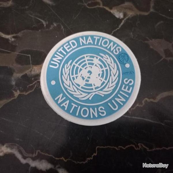PATCH EN GOMME  "  NATION UNIES  "   A SCRATCH