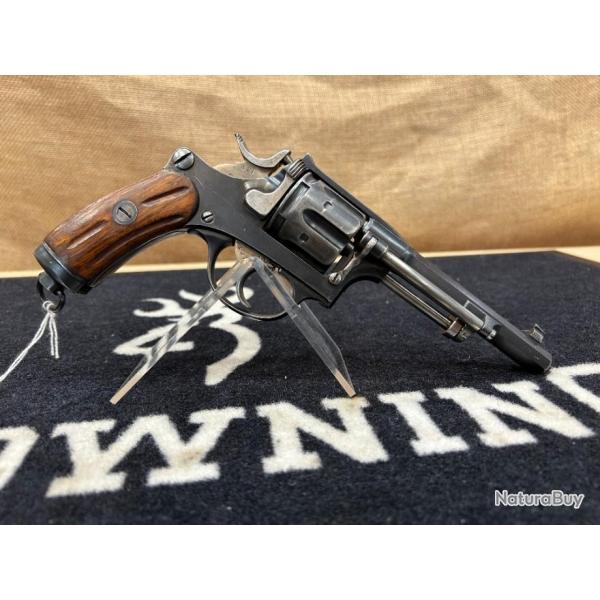 Revolver W.F 1882 second type n22421 avec holster  Cat.D