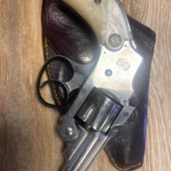 smith and wesson snubnose 32 sw.