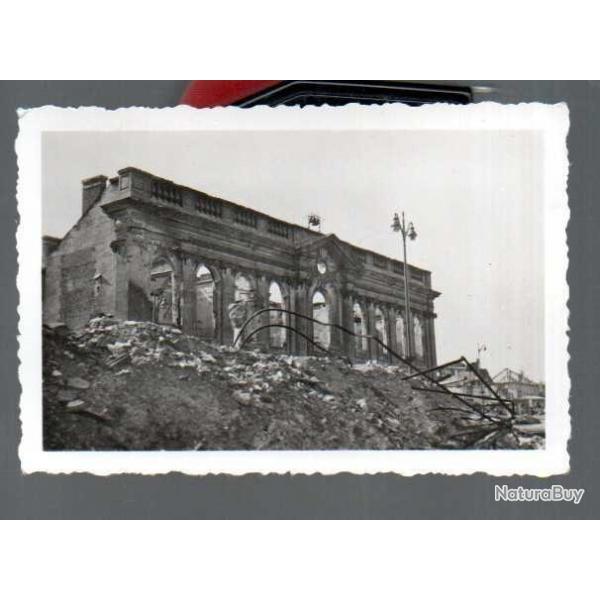 bombardement de beauvais juin 1940 , ruines , faade de la mairie , photo dubois