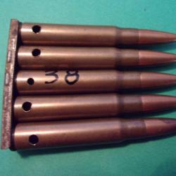 1Clip avec 5 munitions 7,92x57 Mauser de 1938 étui laiton, balle blindée  cuivrée neutralisées