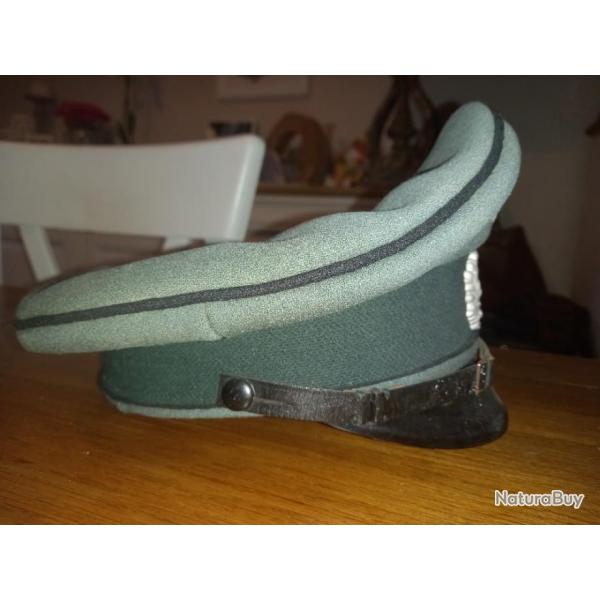 Casquette de sous officier Allemand ww2 ( shirmmutze). Originale pas copie.