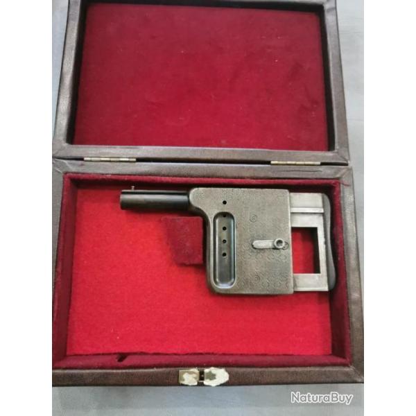 Vends pistolet le gaulois en excellent tat de marche. Trs belle pice pour collectionneurs