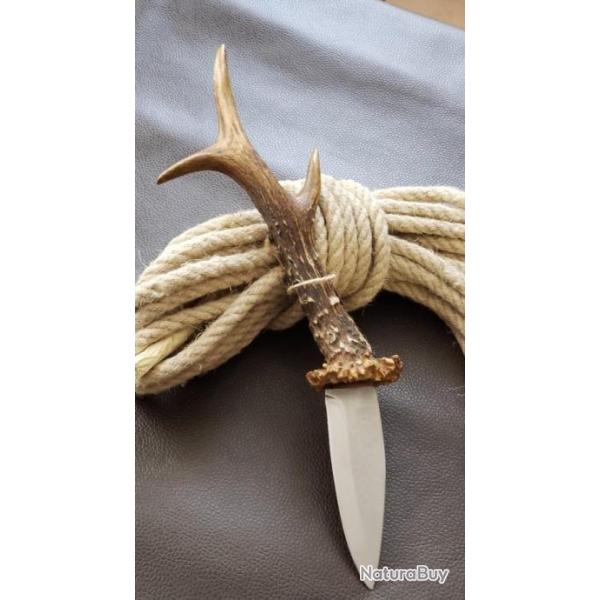 Couteau de chasse ou collection manche bois de chevreuil