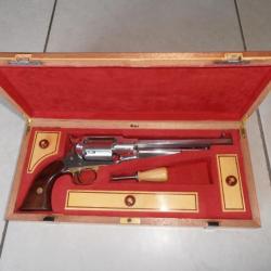 N° R 41 Écrin de luxe pour revolver Remington 1858 à canon de 8 pouces.