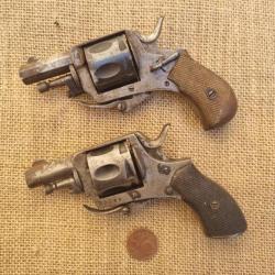 Lot de 2 revolvers type velodog  non fonctionnel à réviser cat D