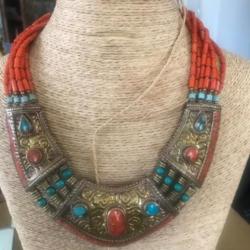 Vintage - collier Tibet barrettes corail et turquoises sur cuivre ciselé