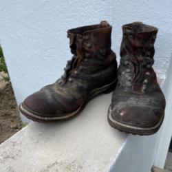 Anciennes chaussures équipement militaires  soldat ?