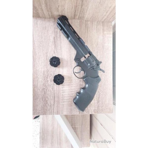 Revolver gunman style 357 magnum