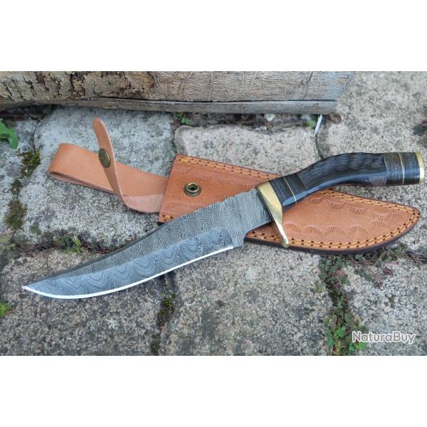 Couteau BOWIE Lame Acier Damas 256 Couches Manche Corne de Blier Etui Cuir Fabrication Artisanale