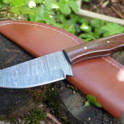 Skinner Couteau de Découpe Damas Lame 256 Couches Manche Bois Fabric Artisanale Etui Cuir 001