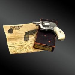 Revolver KOLB Baby Hammerless, 22 cal. Finition luxe, boite d'origine.