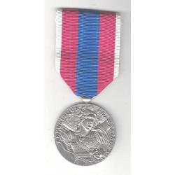 Médaille Défense Nationale "Argent". Ordonnance. Etat neuf.