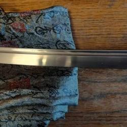 Shinken acheté 450 euros, juste dégaine. Shinken est un sabre de coupe Japonais.