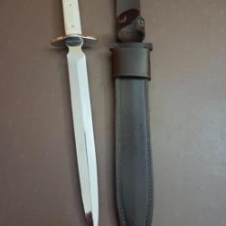 Dague du Coutelier Pascal tyriot .Échange possible contre couteau mongin  état neuf !